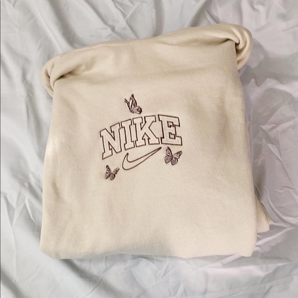 Tops - butterfly hoodie